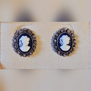 Vintage Style Cameo Earrings with Beautiful Set In Rhinestones   Navy/White